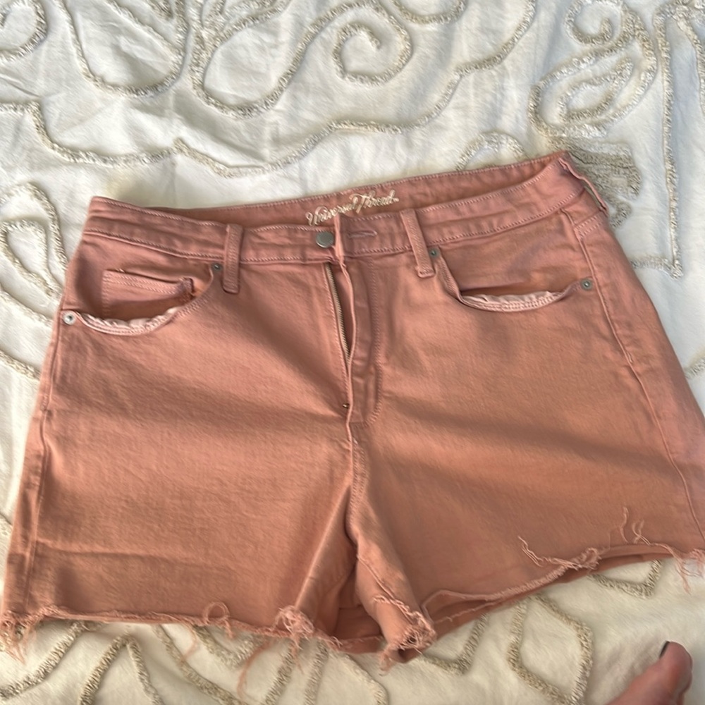 Universal Thread shorts size 14/32
